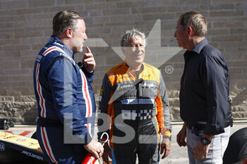 2022-10-22 - Martin Brundle, Mario Andretti and BROWN Zak (usa), CEO of of McLaren Racing, portrait during the Formula 1 Aramco United States Grand Prix 2022, 19th round of the 2022 FIA Formula One World Championship from October 21 to 23, 2022 on the Circuit of the Americas, in Austin, Texas - F1 - UNITED STATES GRAND PRIX 2022 - FORMULA 1 - MOTORS