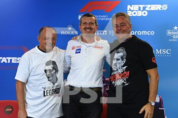 2022-10-22 - Press Conference with Frederic Vasseur, Team Principal, Alfa Romeo Racing, Guenther Steiner (ita), Team Principal of Haas F1 team, and Isola Mario, Motorsport Racing Manager of Pirelli, portrait during the Formula 1 Aramco United States Grand Prix 2022, 19th round of the 2022 FIA Formula One World Championship from October 21 to 23, 2022 on the Circuit of the Americas, in Austin, Texas - F1 - UNITED STATES GRAND PRIX 2022 - FORMULA 1 - MOTORS