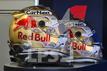 2022-10-27 - VERSTAPPEN Max (ned), Red Bull Racing RB18, portrait helmet, casque, during the Formula 1 Grand Premio de la Ciudad de Mexico 2022, Mexican Grand Prix 2022, 20th round of the 2022 FIA Formula One World Championship from October 28 to 30, 2022 on the Autodromo Hermanos Rodríguez, in Mexico City, Mexico - F1 - MEXICO CITY GRAND PRIX 2022 - FORMULA 1 - MOTORS