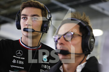 2022-10-28 - RUSSELL George (gbr), Mercedes AMG F1 Team W13, WOLFF Toto (aut), Team Principal & CEO of Mercedes AMG F1 Team, portrait during the Formula 1 Grand Premio de la Ciudad de Mexico 2022, Mexican Grand Prix 2022, 20th round of the 2022 FIA Formula One World Championship from October 28 to 30, 2022 on the Autodromo Hermanos Rodríguez, in Mexico City, Mexico - F1 - MEXICO CITY GRAND PRIX 2022 - FORMULA 1 - MOTORS