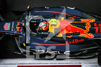 2022-10-28 - 11 PEREZ Sergio (mex), Red Bull Racing RB18, action during the Formula 1 Grand Premio de la Ciudad de Mexico 2022, Mexican Grand Prix 2022, 20th round of the 2022 FIA Formula One World Championship from October 28 to 30, 2022 on the Autodromo Hermanos Rodríguez, in Mexico City, Mexico - F1 - MEXICO CITY GRAND PRIX 2022 - FORMULA 1 - MOTORS
