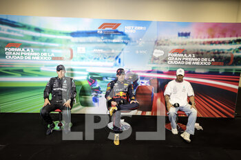 2022-10-29 - RUSSELL George (gbr), Mercedes AMG F1 Team W13, portrait VERSTAPPEN Max (ned), Red Bull Racing RB18, portrait HAMILTON Lewis (gbr), Mercedes AMG F1 Team W13, portrait during the Formula 1 Grand Premio de la Ciudad de Mexico 2022, Mexican Grand Prix 2022, 20th round of the 2022 FIA Formula One World Championship from October 28 to 30, 2022 on the Autodromo Hermanos Rodríguez, in Mexico City, Mexico - F1 - MEXICO CITY GRAND PRIX 2022 - FORMULA 1 - MOTORS
