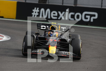 2022-10-30 - 11 PEREZ Sergio (mex), Red Bull Racing RB18, action during the Formula 1 Grand Premio de la Ciudad de Mexico 2022, Mexican Grand Prix 2022, 20th round of the 2022 FIA Formula One World Championship from October 28 to 30, 2022 on the Autodromo Hermanos Rodríguez, in Mexico City, Mexico - F1 - MEXICO CITY GRAND PRIX 2022 - RACE - FORMULA 1 - MOTORS