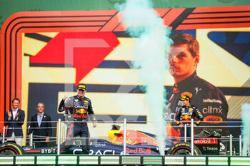 2022-10-30 - VERSTAPPEN Max (ned), Red Bull Racing RB18, portrait podium during the Formula 1 Grand Premio de la Ciudad de Mexico 2022, Mexican Grand Prix 2022, 20th round of the 2022 FIA Formula One World Championship from October 28 to 30, 2022 on the Autodromo Hermanos Rodríguez, in Mexico City, Mexico - F1 - MEXICO CITY GRAND PRIX 2022 - RACE - FORMULA 1 - MOTORS