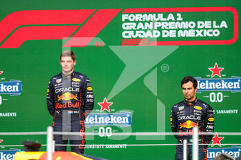 2022-10-30 - VERSTAPPEN Max (ned), Red Bull Racing RB18, PEREZ Sergio (mex), Red Bull Racing RB18, portrait podium during the Formula 1 Grand Premio de la Ciudad de Mexico 2022, Mexican Grand Prix 2022, 20th round of the 2022 FIA Formula One World Championship from October 28 to 30, 2022 on the Autodromo Hermanos Rodríguez, in Mexico City, Mexico - F1 - MEXICO CITY GRAND PRIX 2022 - RACE - FORMULA 1 - MOTORS