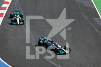 2022-10-31 - 63 RUSSELL George (gbr), Mercedes AMG F1 Team W13, 44 HAMILTON Lewis (gbr), Mercedes AMG F1 Team W13, action during the Formula 1 Grand Premio de la Ciudad de Mexico 2022, Mexican Grand Prix 2022, 20th round of the 2022 FIA Formula One World Championship from October 28 to 30, 2022 on the Autodromo Hermanos Rodríguez, in Mexico City, Mexico - F1 - MEXICO CITY GRAND PRIX 2022 - RACE - FORMULA 1 - MOTORS