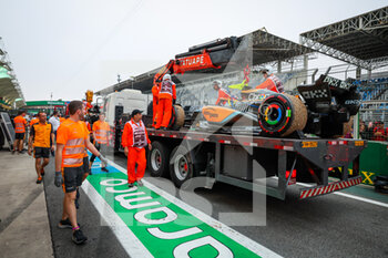 2022-11-13 - The McLaren F1 Team MCL36, getting back to the Pitlane after the race during the Formula 1 Heineken Grande Premio de São Paulo 2022, Sao Paulo Grand Prix Grand Prix 2022, 21st round of the 2022 FIA Formula One World Championship from November 11 to 13, 2022 on the Interlagos Circuit, in Sao Paulo, Brazil - F1 - SAO PAULO GRAND PRIX 2022 - RACE - FORMULA 1 - MOTORS
