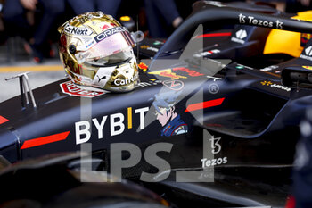 17/11/2022 - Special livery on Red Bull Racing RB18 during the Formula 1 Etihad Airways Abu Dhabi Grand Prix 2022, 22nd round of the 2022 FIA Formula One World Championship from November 18 to 20, 2022 on the Yas Marina Circuit, in Yas Island, Abu Dhabi - F1 - ABU DHABI GRAND PRIX 2022 - FORMULA 1 - MOTORI