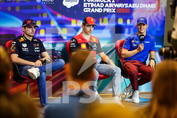 17/11/2022 - VERSTAPPEN Max (ned), Red Bull Racing RB18, LECLERC Charles (mco), Scuderia Ferrari F1-75, SCHUMACHER Mick (ger), Haas F1 Team VF-22 Ferrari, portrait during the Formula 1 Etihad Airways Abu Dhabi Grand Prix 2022, 22nd round of the 2022 FIA Formula One World Championship from November 18 to 20, 2022 on the Yas Marina Circuit, in Yas Island, Abu Dhabi - F1 - ABU DHABI GRAND PRIX 2022 - FORMULA 1 - MOTORI