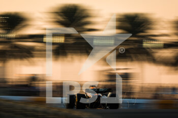18/11/2022 - 03 RICCIARDO Daniel (aus), McLaren F1 Team MCL36, action during the Formula 1 Etihad Airways Abu Dhabi Grand Prix 2022, 22nd round of the 2022 FIA Formula One World Championship from November 18 to 20, 2022 on the Yas Marina Circuit, in Yas Island, Abu Dhabi - F1 - ABU DHABI GRAND PRIX 2022 - FORMULA 1 - MOTORI