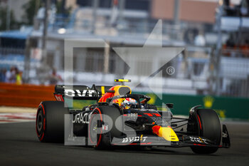 18/11/2022 - 11 PEREZ Sergio (mex), Red Bull Racing RB18, action during the Formula 1 Etihad Airways Abu Dhabi Grand Prix 2022, 22nd round of the 2022 FIA Formula One World Championship from November 18 to 20, 2022 on the Yas Marina Circuit, in Yas Island, Abu Dhabi - F1 - ABU DHABI GRAND PRIX 2022 - FORMULA 1 - MOTORI