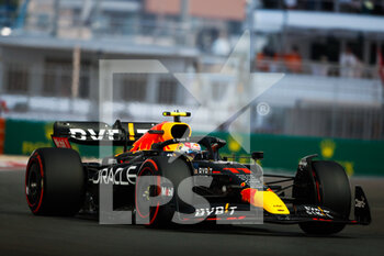 18/11/2022 - 11 PEREZ Sergio (mex), Red Bull Racing RB18, action during the Formula 1 Etihad Airways Abu Dhabi Grand Prix 2022, 22nd round of the 2022 FIA Formula One World Championship from November 18 to 20, 2022 on the Yas Marina Circuit, in Yas Island, Abu Dhabi - F1 - ABU DHABI GRAND PRIX 2022 - FORMULA 1 - MOTORI