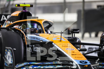 2022-11-18 - 04 NORRIS Lando (gbr), McLaren F1 Team MCL36, action during the Formula 1 Etihad Airways Abu Dhabi Grand Prix 2022, 22nd round of the 2022 FIA Formula One World Championship from November 18 to 20, 2022 on the Yas Marina Circuit, in Yas Island, Abu Dhabi - F1 - ABU DHABI GRAND PRIX 2022 - FORMULA 1 - MOTORS
