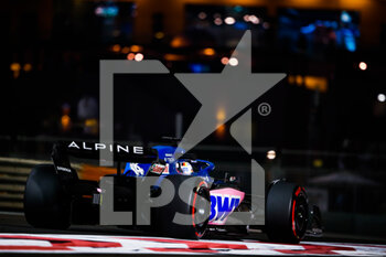 2022-11-18 - 14 ALONSO Fernando (spa), Alpine F1 Team A522, action during the Formula 1 Etihad Airways Abu Dhabi Grand Prix 2022, 22nd round of the 2022 FIA Formula One World Championship from November 18 to 20, 2022 on the Yas Marina Circuit, in Yas Island, Abu Dhabi - F1 - ABU DHABI GRAND PRIX 2022 - FORMULA 1 - MOTORS