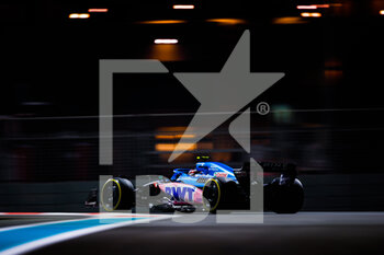 2022-11-18 - 31 OCON Esteban (fra), Alpine F1 Team A522, action during the Formula 1 Etihad Airways Abu Dhabi Grand Prix 2022, 22nd round of the 2022 FIA Formula One World Championship from November 18 to 20, 2022 on the Yas Marina Circuit, in Yas Island, Abu Dhabi - F1 - ABU DHABI GRAND PRIX 2022 - FORMULA 1 - MOTORS