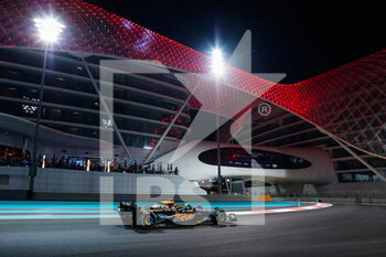 2022-11-18 - 04 NORRIS Lando (gbr), McLaren F1 Team MCL36, action during the Formula 1 Etihad Airways Abu Dhabi Grand Prix 2022, 22nd round of the 2022 FIA Formula One World Championship from November 18 to 20, 2022 on the Yas Marina Circuit, in Yas Island, Abu Dhabi - F1 - ABU DHABI GRAND PRIX 2022 - FORMULA 1 - MOTORS