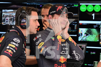 2022-11-18 - VERSTAPPEN Max (ned), Red Bull Racing RB18, portrait during the Formula 1 Etihad Airways Abu Dhabi Grand Prix 2022, 22nd round of the 2022 FIA Formula One World Championship from November 18 to 20, 2022 on the Yas Marina Circuit, in Yas Island, Abu Dhabi - F1 - ABU DHABI GRAND PRIX 2022 - FORMULA 1 - MOTORS