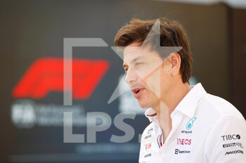 19/11/2022 - WOLFF Toto (aut), Team Principal & CEO of Mercedes AMG F1 Team, portrait during the Formula 1 Etihad Airways Abu Dhabi Grand Prix 2022, 22nd round of the 2022 FIA Formula One World Championship from November 18 to 20, 2022 on the Yas Marina Circuit, in Yas Island, Abu Dhabi - F1 - ABU DHABI GRAND PRIX 2022 - FORMULA 1 - MOTORI