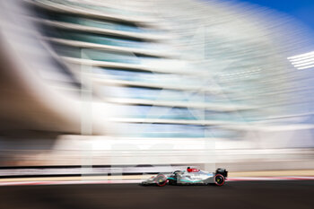 19/11/2022 - 63 RUSSELL George (gbr), Mercedes AMG F1 Team W13, action during the Formula 1 Etihad Airways Abu Dhabi Grand Prix 2022, 22nd round of the 2022 FIA Formula One World Championship from November 18 to 20, 2022 on the Yas Marina Circuit, in Yas Island, Abu Dhabi - F1 - ABU DHABI GRAND PRIX 2022 - FORMULA 1 - MOTORI