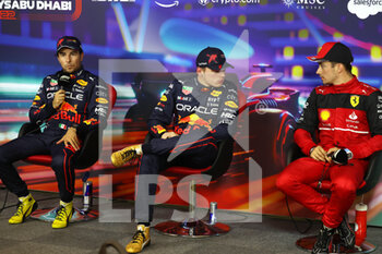 19/11/2022 - PEREZ Sergio (mex), Red Bull Racing RB18, VERSTAPPEN Max (ned), Red Bull Racing RB18, LECLERC Charles (mco), Scuderia Ferrari F1-75, portrait, press conference during the Formula 1 Etihad Airways Abu Dhabi Grand Prix 2022, 22nd round of the 2022 FIA Formula One World Championship from November 18 to 20, 2022 on the Yas Marina Circuit, in Yas Island, Abu Dhabi - F1 - ABU DHABI GRAND PRIX 2022 - FORMULA 1 - MOTORI