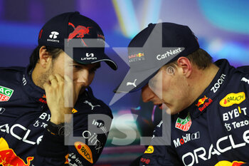 19/11/2022 - PEREZ Sergio (mex), Red Bull Racing RB18, VERSTAPPEN Max (ned), Red Bull Racing RB18, portrait, press conference during the Formula 1 Etihad Airways Abu Dhabi Grand Prix 2022, 22nd round of the 2022 FIA Formula One World Championship from November 18 to 20, 2022 on the Yas Marina Circuit, in Yas Island, Abu Dhabi - F1 - ABU DHABI GRAND PRIX 2022 - FORMULA 1 - MOTORI