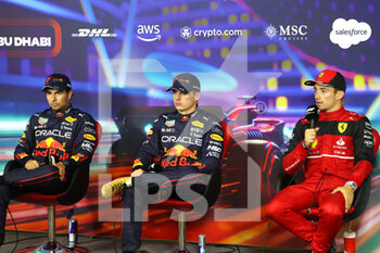 19/11/2022 - PEREZ Sergio (mex), Red Bull Racing RB18, VERSTAPPEN Max (ned), Red Bull Racing RB18, LECLERC Charles (mco), Scuderia Ferrari F1-75, portrait, press conference during the Formula 1 Etihad Airways Abu Dhabi Grand Prix 2022, 22nd round of the 2022 FIA Formula One World Championship from November 18 to 20, 2022 on the Yas Marina Circuit, in Yas Island, Abu Dhabi - F1 - ABU DHABI GRAND PRIX 2022 - FORMULA 1 - MOTORI