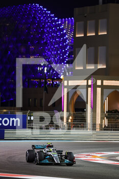 20/11/2022 - 44 HAMILTON Lewis (gbr), Mercedes AMG F1 Team W13, action during the Formula 1 Etihad Airways Abu Dhabi Grand Prix 2022, 22nd round of the 2022 FIA Formula One World Championship from November 18 to 20, 2022 on the Yas Marina Circuit, in Yas Island, Abu Dhabi - F1 - ABU DHABI GRAND PRIX 2022 - RACE - FORMULA 1 - MOTORI