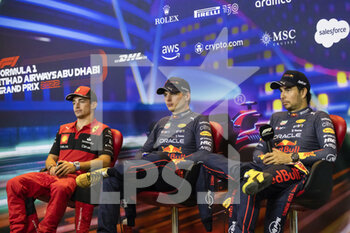 20/11/2022 - LECLERC Charles (mco), Scuderia Ferrari F1-75, VERSTAPPEN Max (ned), Red Bull Racing RB18, PEREZ Sergio (mex), Red Bull Racing RB18, portrait during the Formula 1 Etihad Airways Abu Dhabi Grand Prix 2022, 22nd round of the 2022 FIA Formula One World Championship from November 18 to 20, 2022 on the Yas Marina Circuit, in Yas Island, Abu Dhabi - F1 - ABU DHABI GRAND PRIX 2022 - RACE - FORMULA 1 - MOTORI