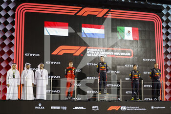 2022-11-20 - Podium, BEN SULAYEM Mohammed (uae), President of the FIA, LECLERC Charles (mco), Scuderia Ferrari F1-75, VERSTAPPEN Max (ned), Red Bull Racing RB18, PEREZ Sergio (mex), Red Bull Racing RB18, portrait during the Formula 1 Etihad Airways Abu Dhabi Grand Prix 2022, 22nd round of the 2022 FIA Formula One World Championship from November 18 to 20, 2022 on the Yas Marina Circuit, in Yas Island, Abu Dhabi - F1 - ABU DHABI GRAND PRIX 2022 - RACE - FORMULA 1 - MOTORS