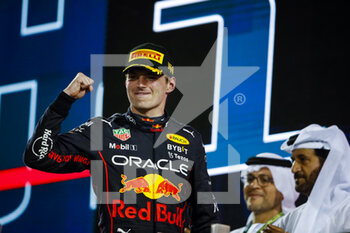 2022-11-20 - VERSTAPPEN Max (ned), Red Bull Racing RB18, portrait on the podium during the Formula 1 Etihad Airways Abu Dhabi Grand Prix 2022, 22nd round of the 2022 FIA Formula One World Championship from November 18 to 20, 2022 on the Yas Marina Circuit, in Yas Island, Abu Dhabi - F1 - ABU DHABI GRAND PRIX 2022 - RACE - FORMULA 1 - MOTORS