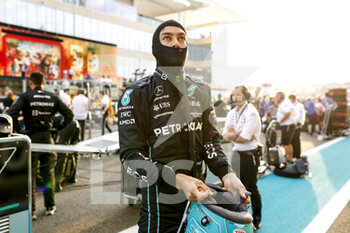 2022-11-20 - RUSSELL George (gbr), Mercedes AMG F1 Team W13, portrait during the Formula 1 Etihad Airways Abu Dhabi Grand Prix 2022, 22nd round of the 2022 FIA Formula One World Championship from November 18 to 20, 2022 on the Yas Marina Circuit, in Yas Island, Abu Dhabi - F1 - ABU DHABI GRAND PRIX 2022 - RACE - FORMULA 1 - MOTORS