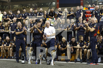 2022-11-20 - Celebration, HORNER Christian (gbr), Team Principal of Red Bull Racing, MARKO Helmut (aut), Drivers’ Manager of Red Bull Racing, portrait during the Formula 1 Etihad Airways Abu Dhabi Grand Prix 2022, 22nd round of the 2022 FIA Formula One World Championship from November 18 to 20, 2022 on the Yas Marina Circuit, in Yas Island, Abu Dhabi - F1 - ABU DHABI GRAND PRIX 2022 - RACE - FORMULA 1 - MOTORS