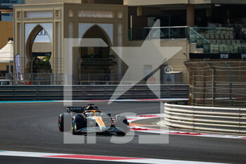 22/11/2022 - 28 PIASTRI Oscar (aus), McLaren F1 Team MCL36, action during the 2022 post-season tests from November 22 to 23, 2022 on the Yas Marina Circuit, in Yas Island, Abu Dhabi - F1 - ABU DHABI POST-SEASON TESTS 2022 - FORMULA 1 - MOTORI