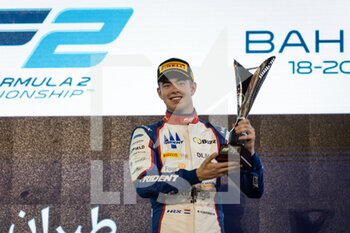 2022-03-18 - VERSCHOOR Richard (nld), Trident, Dallara F2, winner, podium during the 1st round of the 2022 FIA Formula 2 Championship from March 18 to 20, 2022 on the Bahrain International Circuit, in Sakhir, Bahrain - 1ST ROUND OF THE 2022 FIA FORMULA 2 CHAMPIONSHIP - FORMULA 2 - MOTORS