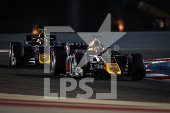 2022-03-18 - 05 LAWSON Liam (nzl), Carlin, Dallara F2, action during the 1st round of the 2022 FIA Formula 2 Championship from March 18 to 20, 2022 on the Bahrain International Circuit, in Sakhir, Bahrain - 1ST ROUND OF THE 2022 FIA FORMULA 2 CHAMPIONSHIP - FORMULA 2 - MOTORS