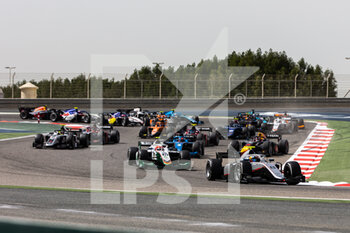2022-03-20 - Start of the race, 08 Vips Juri (est), Hitech Grand Prix, Dallara F2, action during the 1st round of the 2022 FIA Formula 2 Championship from March 18 to 20, 2022 on the Bahrain International Circuit, in Sakhir, Bahrain - 1ST ROUND OF THE 2022 FIA FORMULA 2 CHAMPIONSHIP - FORMULA 2 - MOTORS
