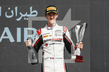 2022-03-20 - Pourchaire Théo (fra), ART Grand Prix, Dallara F2, portrait celebrating his victory podium during the 1st round of the 2022 FIA Formula 2 Championship from March 18 to 20, 2022 on the Bahrain International Circuit, in Sakhir, Bahrain - 1ST ROUND OF THE 2022 FIA FORMULA 2 CHAMPIONSHIP - FORMULA 2 - MOTORS