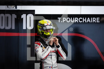 2022-04-21 - Pourchaire Théo (fra), ART Grand Prix, Dallara F2, portrait during the 3rd round of the 2022 FIA Formula 2 Championship on the Imola Circuit, from April 22 to 24, 2022 in Imola, Italy - 3RD ROUND OF THE 2022 FIA FORMULA 2 CHAMPIONSHIP - FORMULA 2 - MOTORS