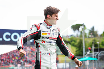 2022-04-24 - Pourchaire Théo (fra), ART Grand Prix, Dallara F2, portrait celebrating victory during the 3rd round of the 2022 FIA Formula 2 Championship on the Imola Circuit, from April 22 to 24, 2022 in Imola, Italy - 3RD ROUND OF THE 2022 FIA FORMULA 2 CHAMPIONSHIP - FORMULA 2 - MOTORS