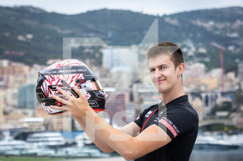 2022-05-27 - Pourchaire Théo (fra), ART Grand Prix, Dallara F2, portrait during the 5th round of the 2022 FIA Formula 2 Championship, on the Circuit de Monaco, from May 27 to 29, 2022 in Monte-Carlo, Monaco - AUTO - FORMULA 2 2022 - MONACO - FORMULA 2 - MOTORS