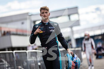 2022-07-01 - SARGEANT Logan (usa), Carlin, Dallara F2, portrait during the 7th round of the 2022 FIA Formula 2 Championship, on the Silverstone Circuit, from July 1 to 3, 2022 in Silverstone, United Kingdom - AUTO - FORMULA 2 2022 - SILVERSTONE - FORMULA 2 - MOTORS