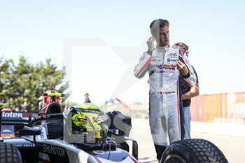 2022-07-22 - Pourchaire Théo (fra), ART Grand Prix, Dallara F2, portrait during the 9th round of the 2022 FIA Formula 2 Championship, from July 22 to 24, 2022 on the Circuit Paul Ricard, in Le Castellet, France - AUTO - FORMULA 2 2022 - FRANCE - FORMULA 2 - MOTORS