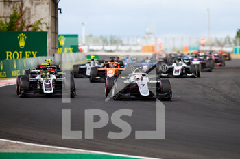 2022-07-31 - Start of main race, 07 ARMSTRONG Marcus (nzl), Hitech Grand Prix, Dallara F2, action during the 10th round of the 2022 FIA Formula 2 Championship, from July 28 to 31, 2022 on the Hungaroring, in Mogyorod, Hungary - AUTO - FORMULA 2 2022 - HUNGARY - FORMULA 2 - MOTORS