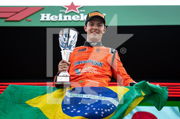 2022-09-04 - DRUGOVICH Felipe (bra), MP Motorsport, Dallara F2, portrait on the podium during the 12th round of the 2022 FIA Formula 2 Championship, from September 2 to 4, 2022 on the Zandvoort Circuit, in Netherlands, Belgium - AUTO - FORMULA 2 2022 - ZANDVOORT - FORMULA 2 - MOTORS
