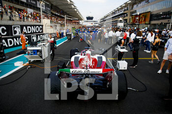 20/11/2022 - 77 BOTTAS Valtteri (fin), Alfa Romeo F1 Team ORLEN C42, action on the grid during the 14th round of the 2022 FIA Formula 2 Championship, from November 18 to 20, 2022 on the pas Marina Circuit, in Yas Island, Abu Dhabi - AUTO - FORMULA 2 2022 - ABU DHABI - FORMULA 2 - MOTORI