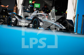 26/01/2022 - 17 De Vries Nyck (nld), Mercedes-EQ Silver Arrow 02, during the 2022 Diriyah ePrix, 1st and 2nd round of the 2022 Formula E World Championship, on the Riyadh Street Circuit from January 28 to 30, in Riyadh, Saudi Arabia - 2022 DIRIYAH EPRIX, 1ST AND 2ND ROUND OF THE 2022 FORMULA E WORLD CHAMPIONSHIP - FORMULA E - MOTORI