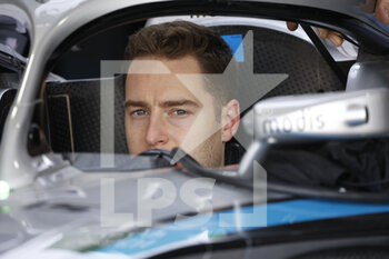 2022-01-27 - Vandoorne Stoffel (bel), Mercedes-EQ Silver Arrow 02, portrait during the 2022 Diriyah ePrix, 1st and 2nd round of the 2022 Formula E World Championship, on the Riyadh Street Circuit from January 28 to 30, in Riyadh, Saudi Arabia - 2022 DIRIYAH EPRIX, 1ST AND 2ND ROUND OF THE 2022 FORMULA E WORLD CHAMPIONSHIP - FORMULA E - MOTORS