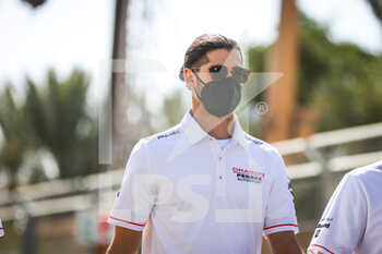 2022-01-27 - Giovinazzi Antonio (ita), Dragon / Penske Autosport, Penske EV-5, portrait during the 2022 Diriyah ePrix, 1st and 2nd round of the 2022 Formula E World Championship, on the Riyadh Street Circuit from January 28 to 30, in Riyadh, Saudi Arabia - 2022 DIRIYAH EPRIX, 1ST AND 2ND ROUND OF THE 2022 FORMULA E WORLD CHAMPIONSHIP - FORMULA E - MOTORS