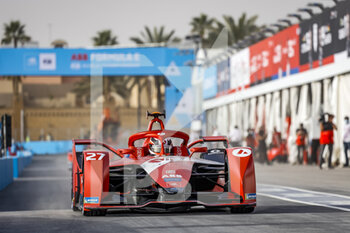 2022-01-27 - 27 DENNIS JAKE (GBR), AVALANCHE ANDRETTI FORMULA E, BMW IFE.21, ACTION during the 2022 Diriyah ePrix, 1st and 2nd round of the 2022 Formula E World Championship, on the Riyadh Street Circuit from January 28 to 30, in Riyadh, Saudi Arabia - 2022 DIRIYAH EPRIX, 1ST AND 2ND ROUND OF THE 2022 FORMULA E WORLD CHAMPIONSHIP - FORMULA E - MOTORS