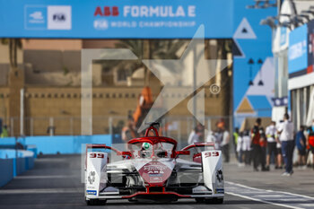 2022-01-27 - 99 GIOVINAZZI ANTONIO (ITA), DRAGON / PENSKE AUTOSPORT, PENSKE EV-5, ACTION during the 2022 Diriyah ePrix, 1st and 2nd round of the 2022 Formula E World Championship, on the Riyadh Street Circuit from January 28 to 30, in Riyadh, Saudi Arabia - 2022 DIRIYAH EPRIX, 1ST AND 2ND ROUND OF THE 2022 FORMULA E WORLD CHAMPIONSHIP - FORMULA E - MOTORS